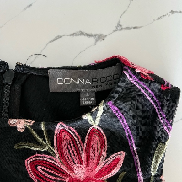 Donna Ricco dress size 4, worn once, armpit to armpit 15, length 35 - Picture 5 of 6